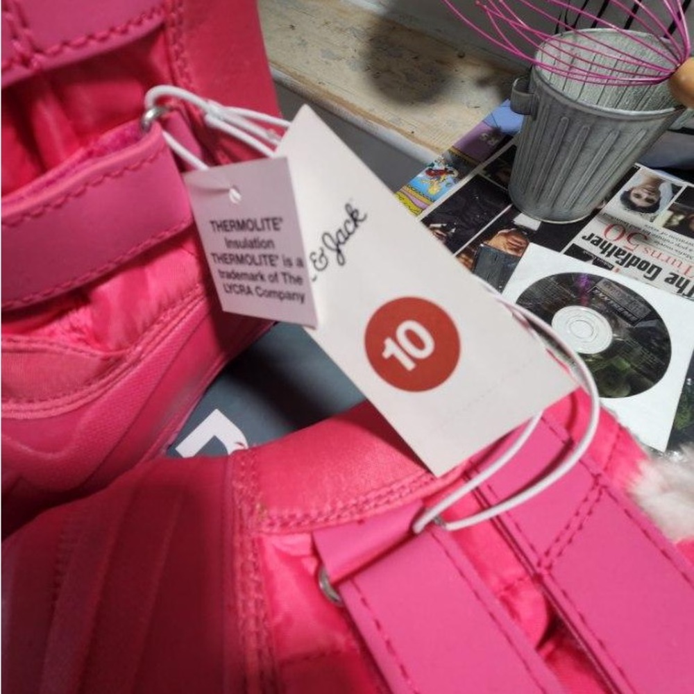 Brand new cat and Jack Girls pink snow boots size 10 - Picture 8 of 8